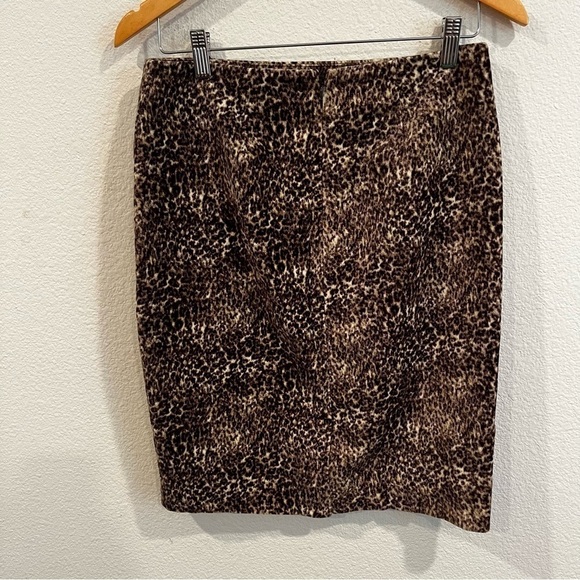 Talbots new with tags size 2 textured leopard print pencil skirt zipper back - Picture 4 of 8